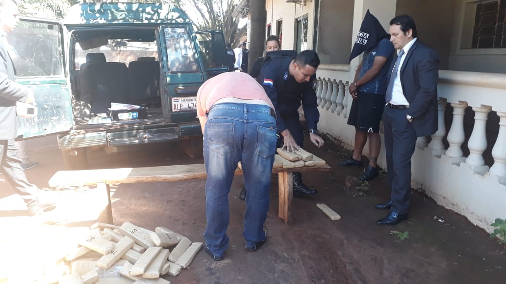 Microcentro: Detienen a menor que trasportaba 120 panes de marihuana