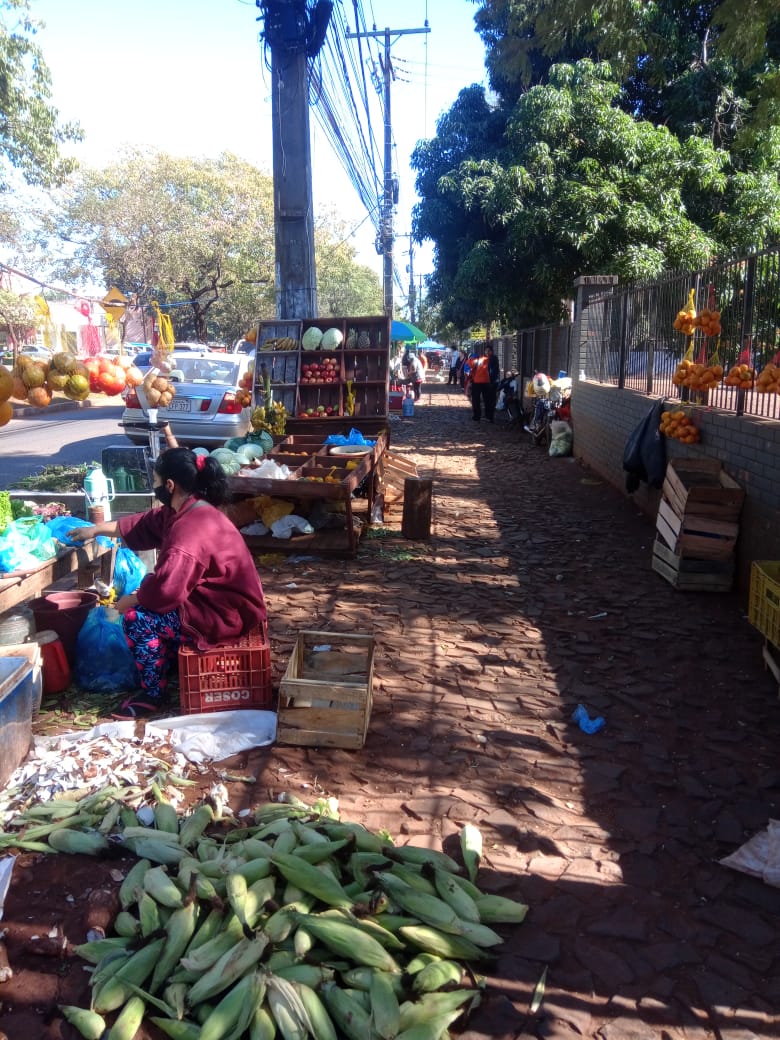 “Tregua” entre comuna y vendedores de las veredas debido a la pandemia