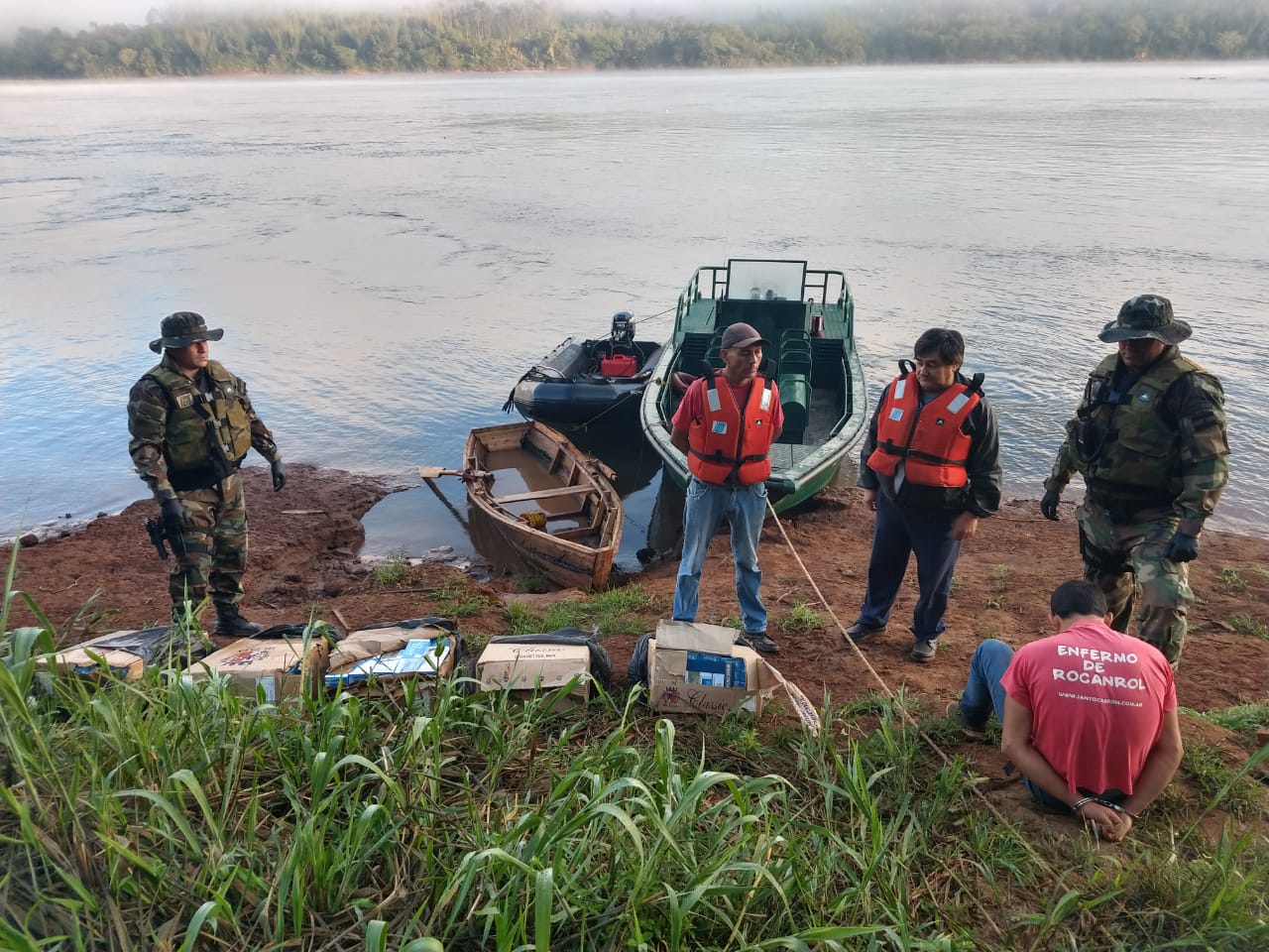 Puertos clandestinos recaudan  G. 20 millones por día, denuncian