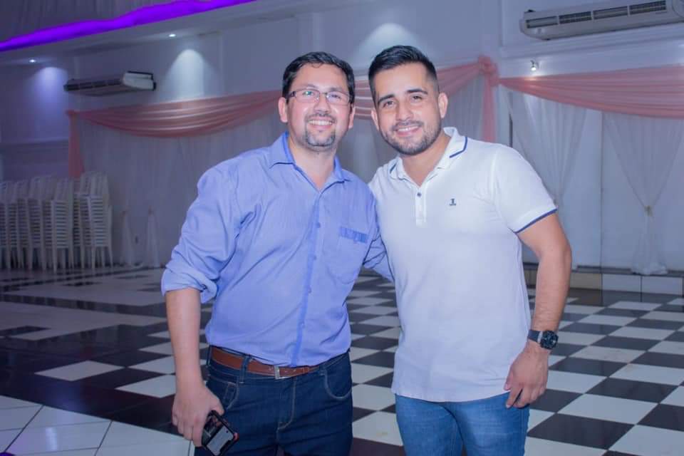 A pesar de estar apartado de su cargo, sigue trabajando como jefe de campaña