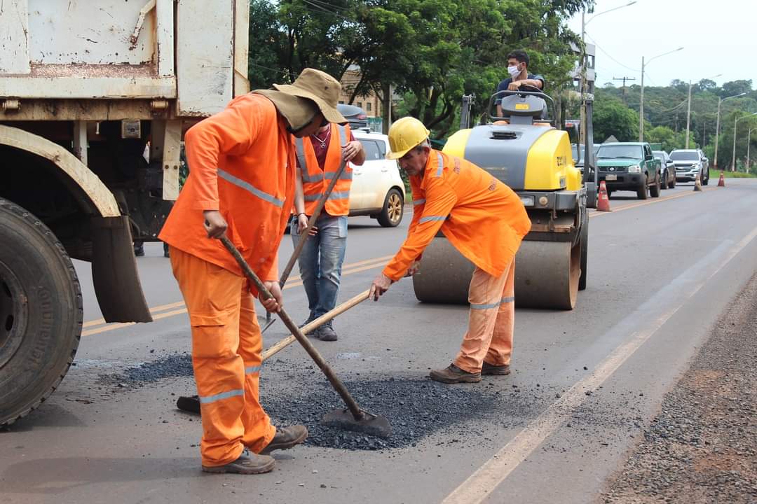Piden a la Itaipu recapado y  duplicación de supercarretera