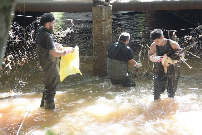 Desperdicios no cesan en arroyo  Amambay y piden consciencia