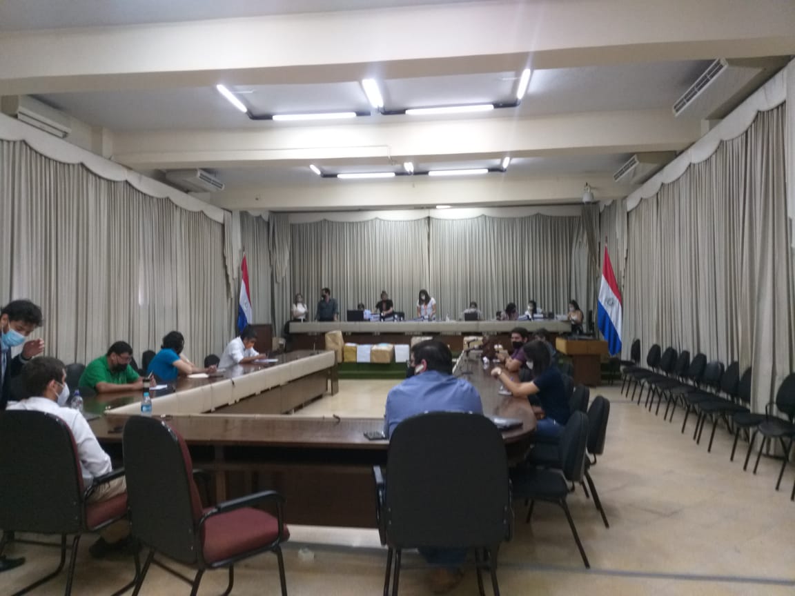Doce empresas compiten por el Corredor Metropolitano del Este