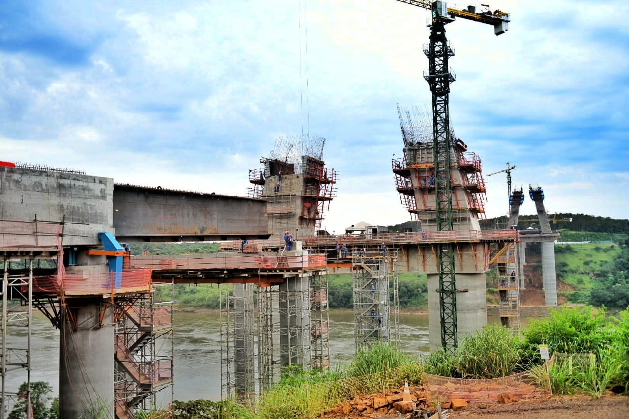 Culmina empuje del primer tablero del segundo puente