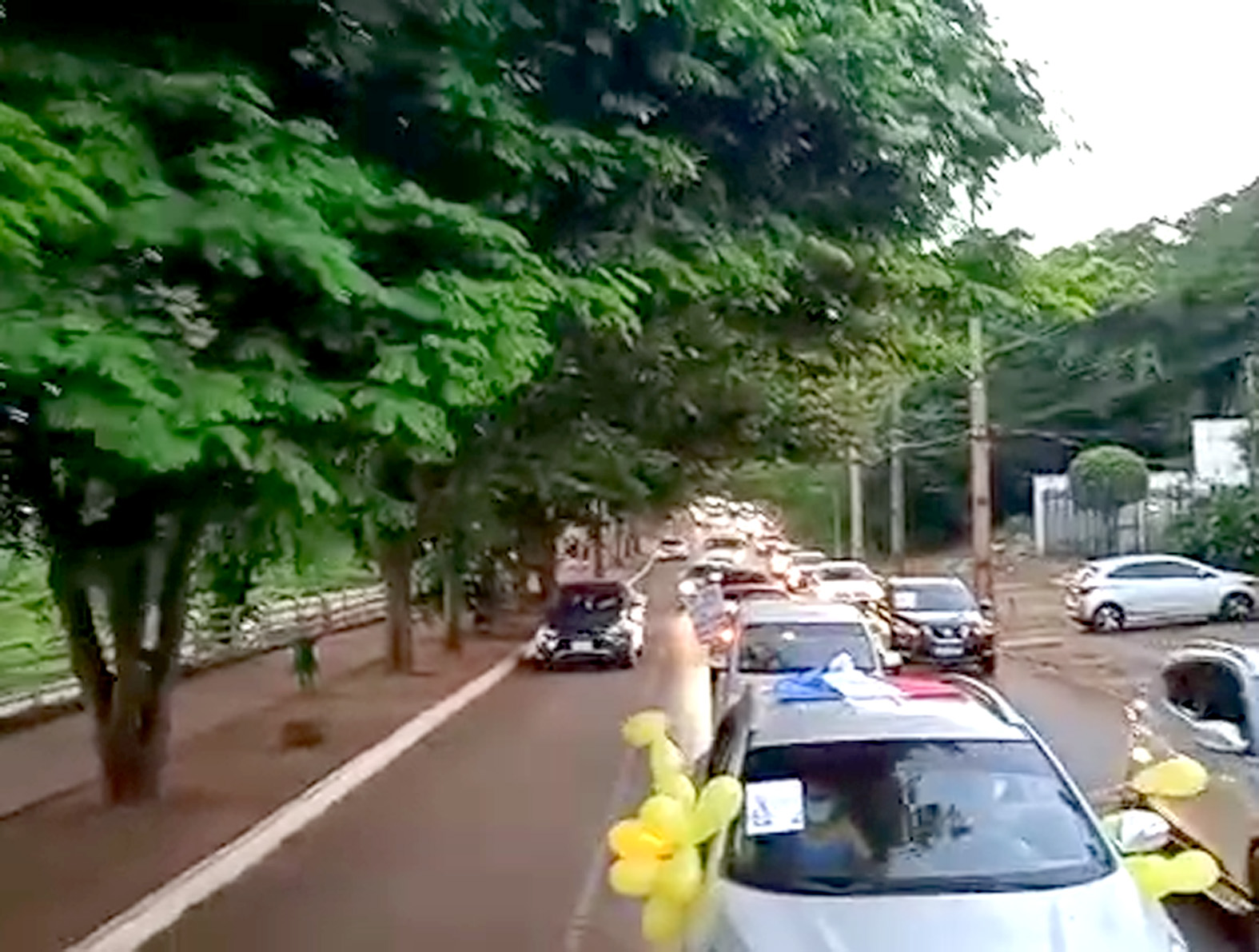 Con caravana, padres de Ciudad del Este rechazan suspensión de clases presenciales