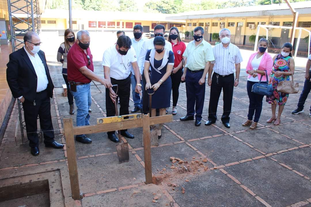 Inician obras en ocho escuelas de Hernandarias con dinero del Fonacide