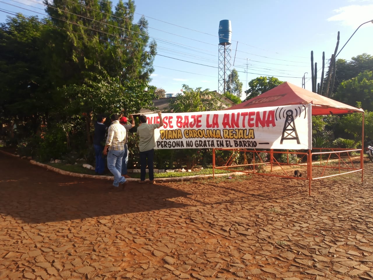 Conflicto entre vecinos por sospecha de instalación de antena en Minga