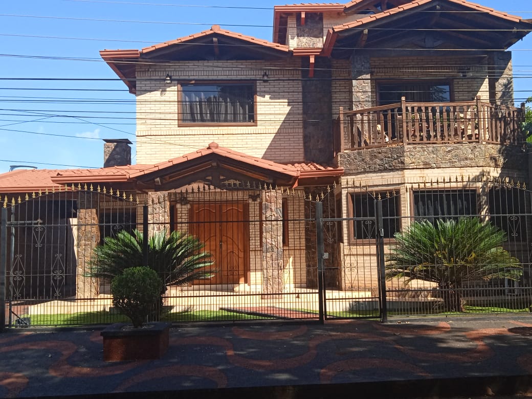 Millonario exagente fiscal es asistido por defensora pública en proceso privado