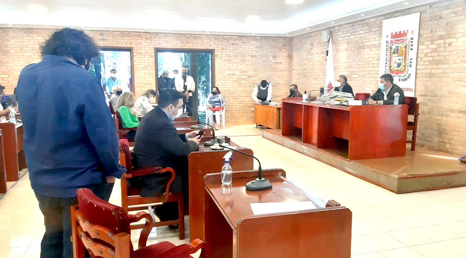 Tras dar “incentivos” a sus colegas, Kelembu habilitó surtidor, pese a oposición de vecinos