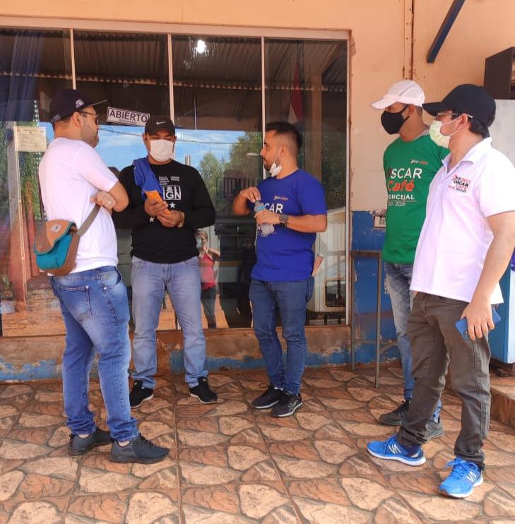 Oscar “Café” recorrió el barrio Acaray para promover su candidatura