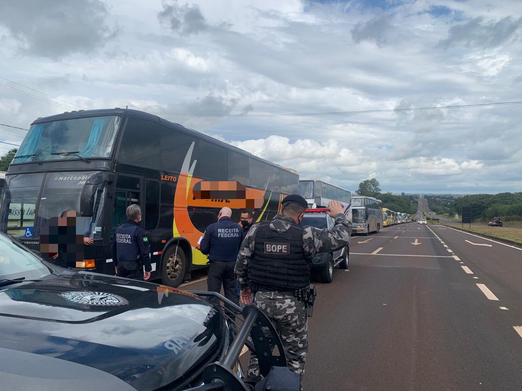 Receita Federal refuerza controles e incauta cinco buses en dos días