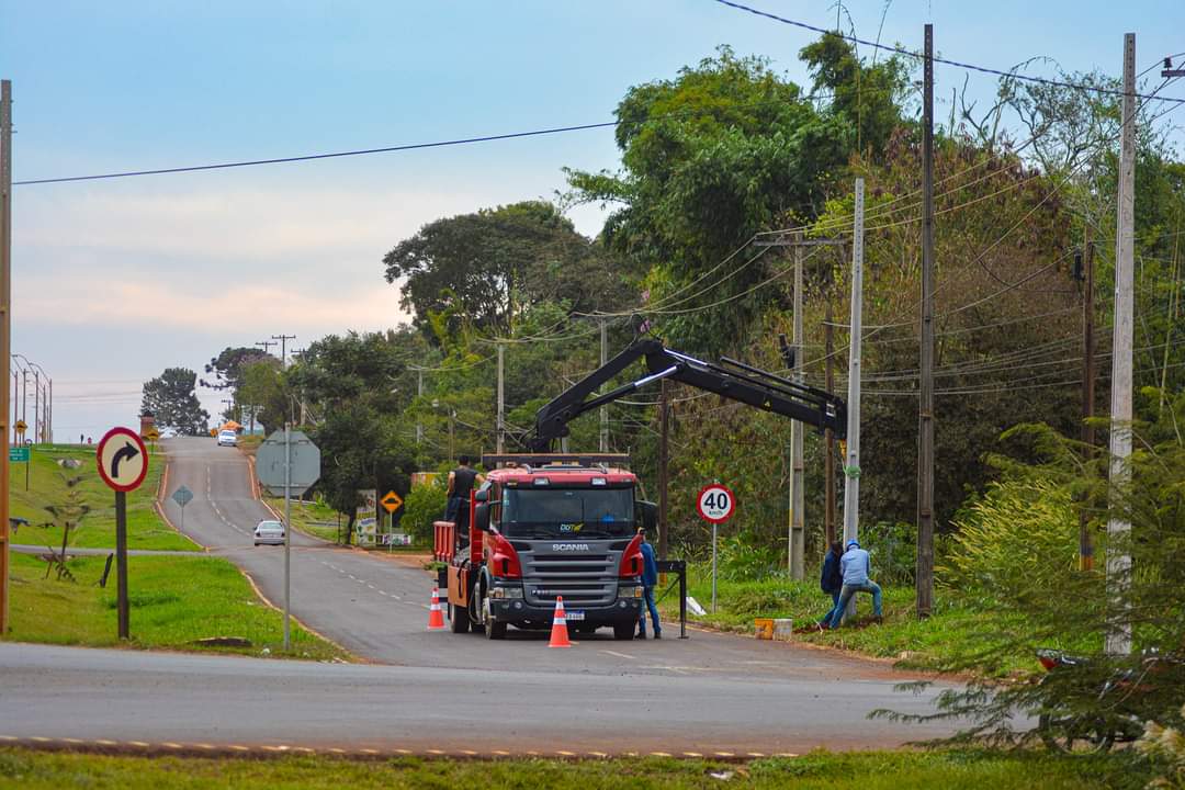 Instalan en tramo de dos kilómetros alumbrados públicos en Yguazú