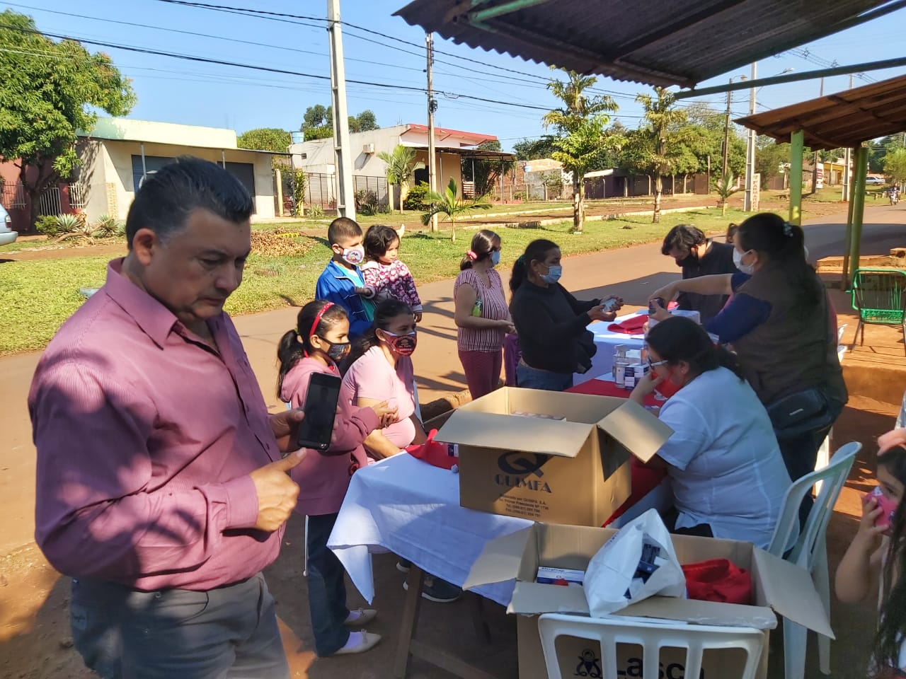 Pedro Vera ofreció jornada de asistencia médica y almuerzo a moradores del km 5,5