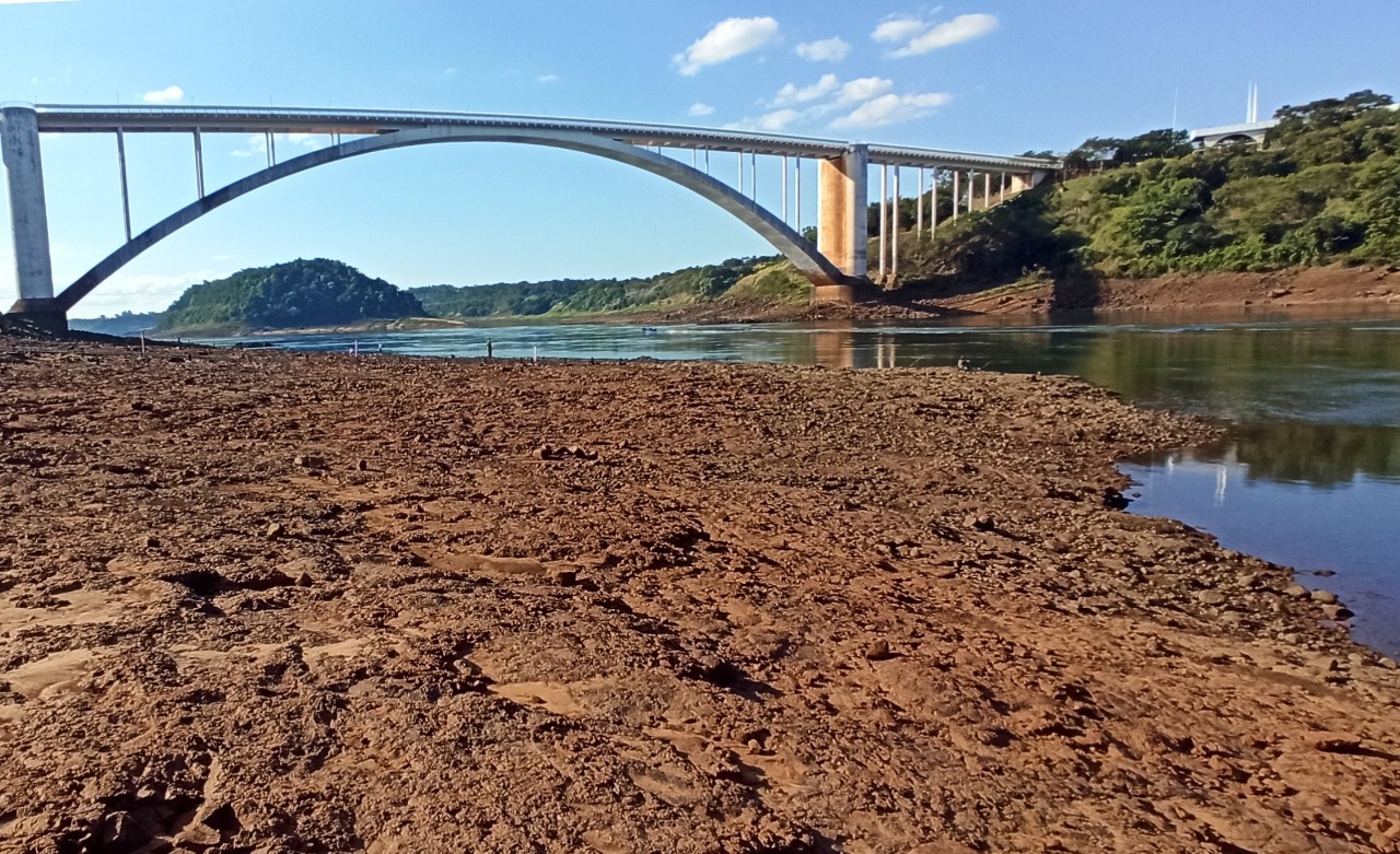 El río Paraná está 40 por ciento por debajo de su caudal normal de agua