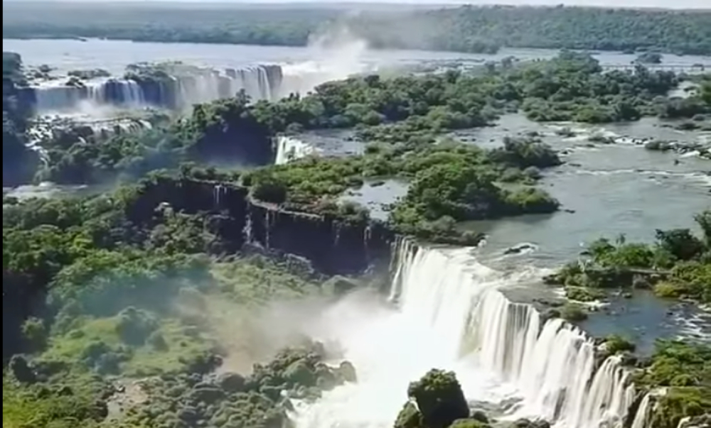 Volumen de agua en las Cataratas del Yguazú mejoran con lluvias registradas