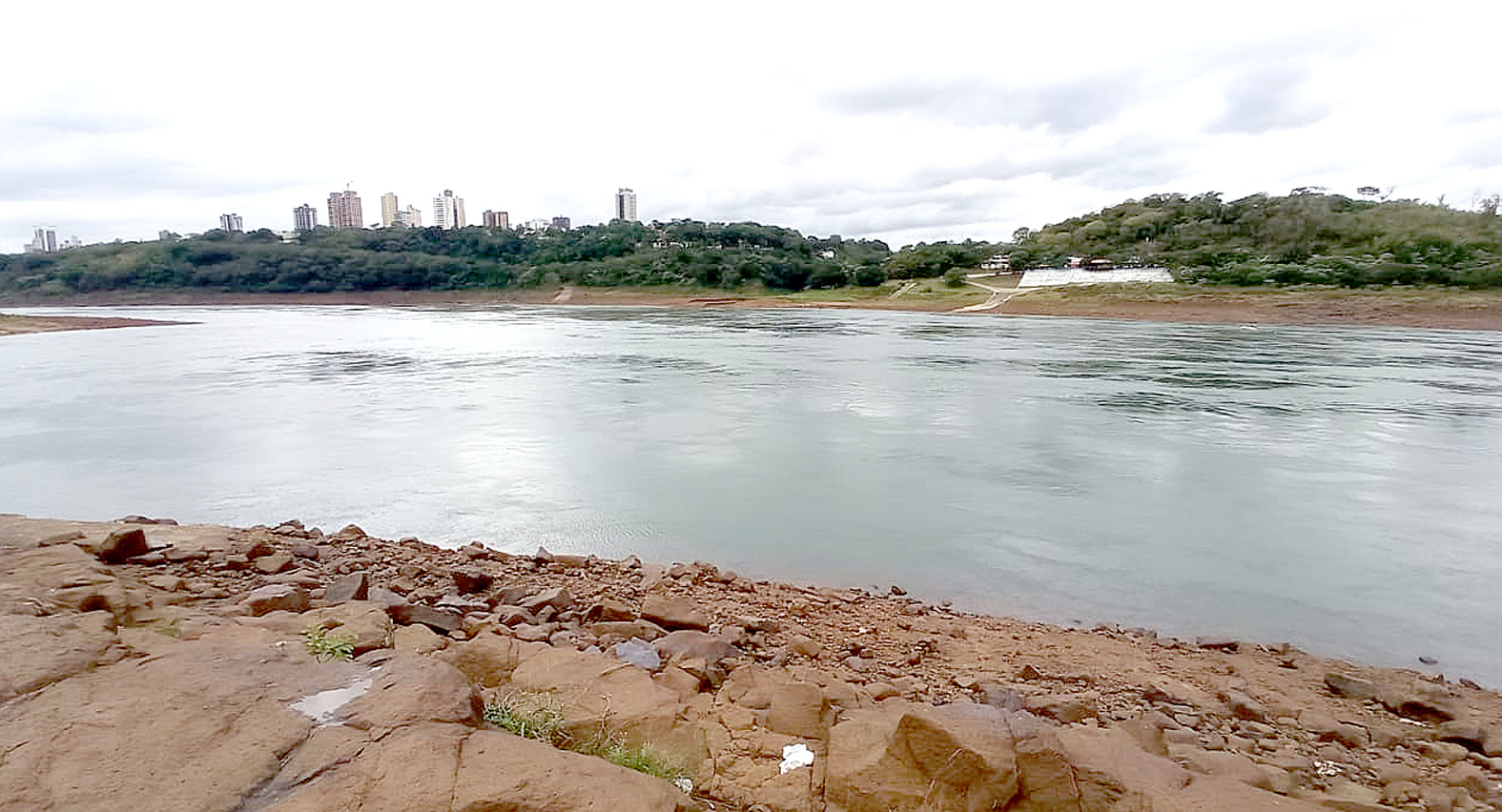 El río Paraná sigue bajando por efecto del fenómeno de La Niña