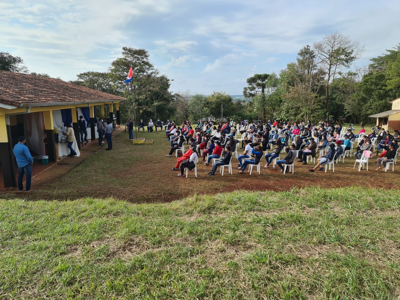 Familias de Minga Guazú recibieron subsidios para la vivienda propia