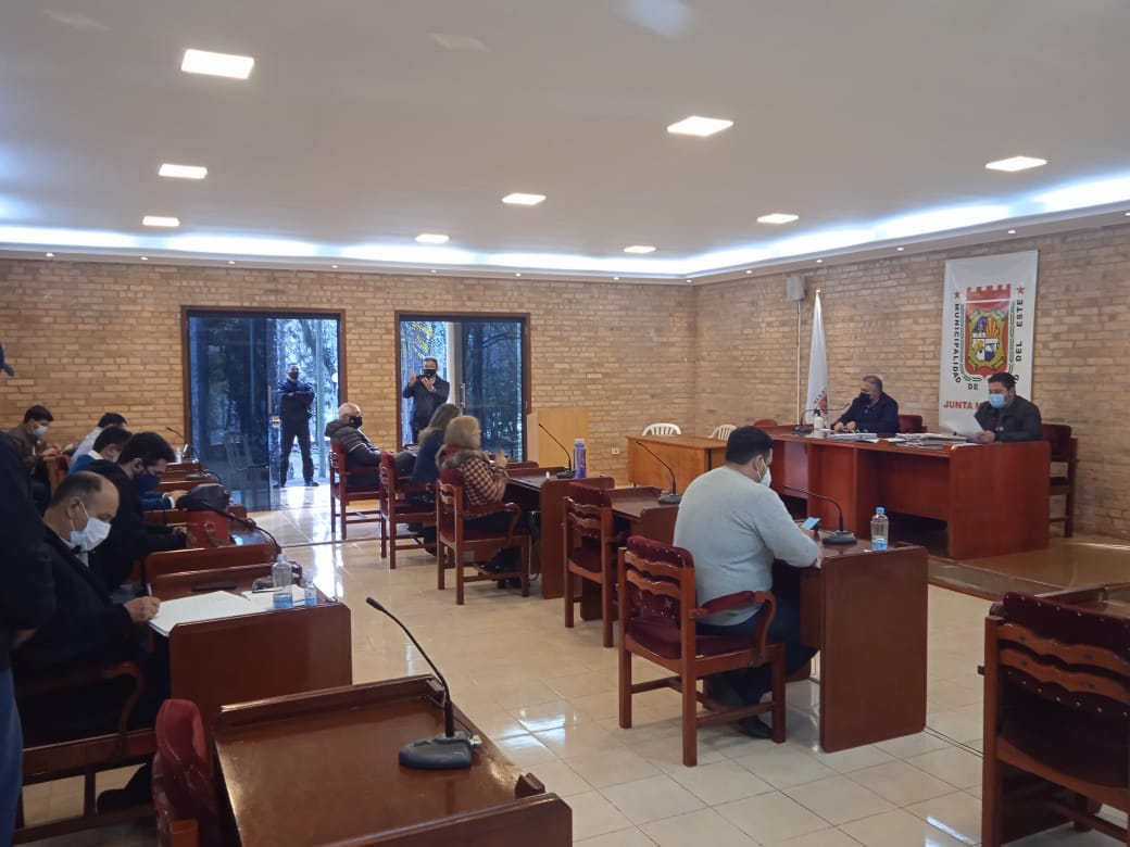 Junta de CDE aprueba suba del pasaje tras el “chantaje” de transportistas