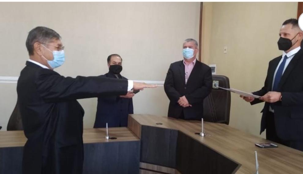 Digno Caballero renuncia y deja a su hermano al frente de la comuna