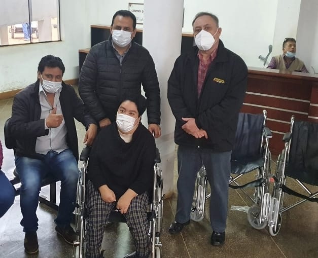 Análisis clínicos y consultas oftalmológicas gratis en la Gobernación