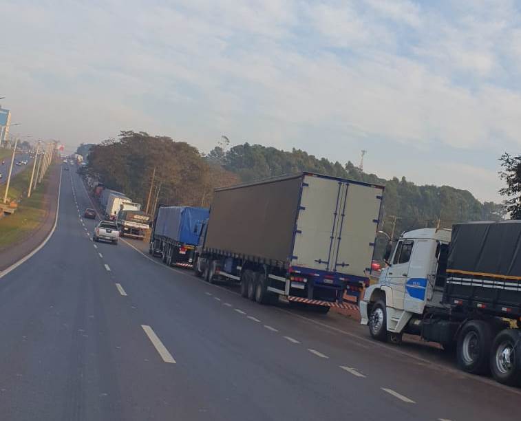 En Alto Paraná, camioneros protestan por excesiva suba del precio del combustible