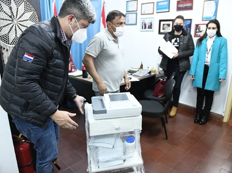 Hospitales de Hernandarias, Minga y CDE reciben electrocardiógrafos nuevos