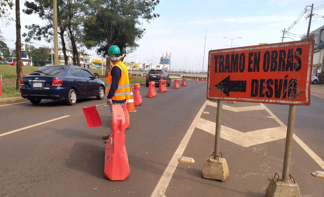Multiviaducto: bloquean parcialmente avenida San Blas para instalar revestimiento de pantallas