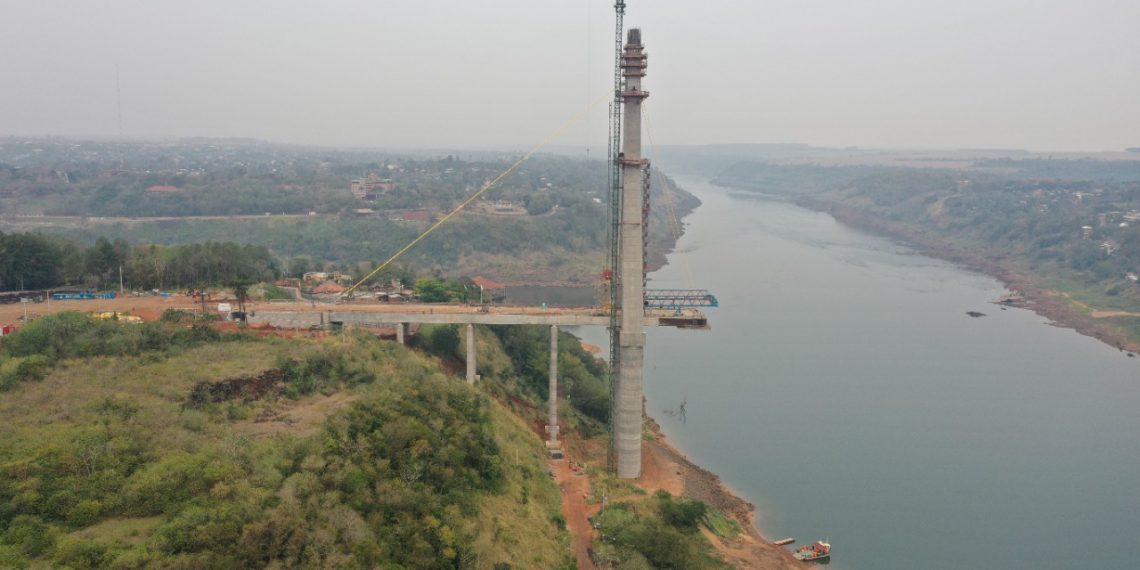Obra del segundo puente con Brasil alcanza 70% de avance