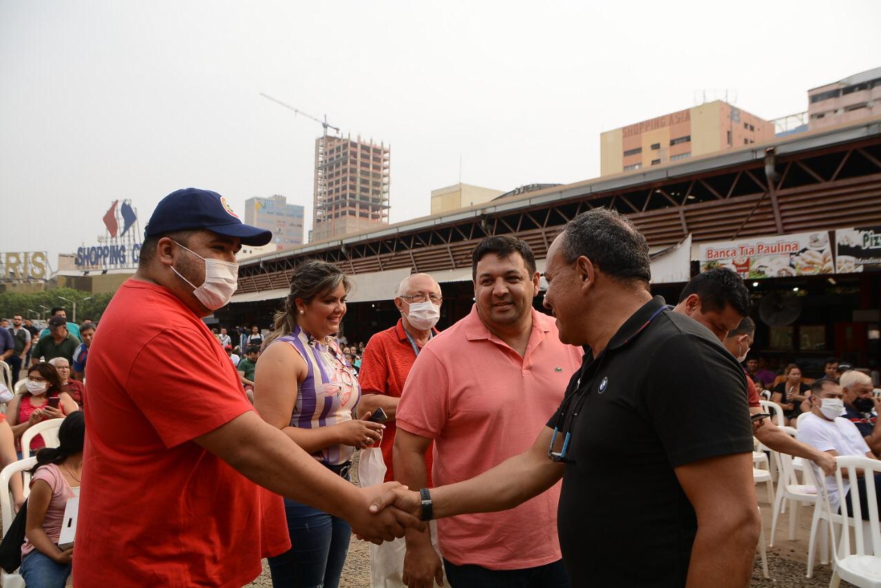 Más mesiteros firman contrato de usufructo de veredas