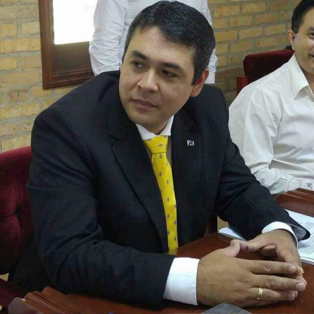 Bernal dice que “no pierde tiempo en peleas mediáticas”