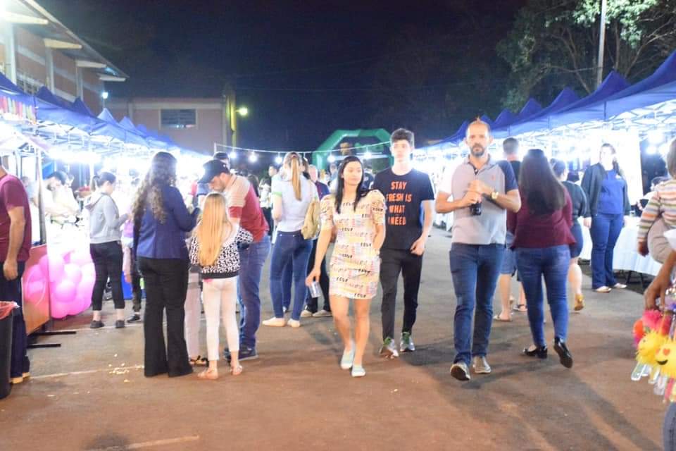 Santarriteños disfrutan del arte y la gastronomía en feria