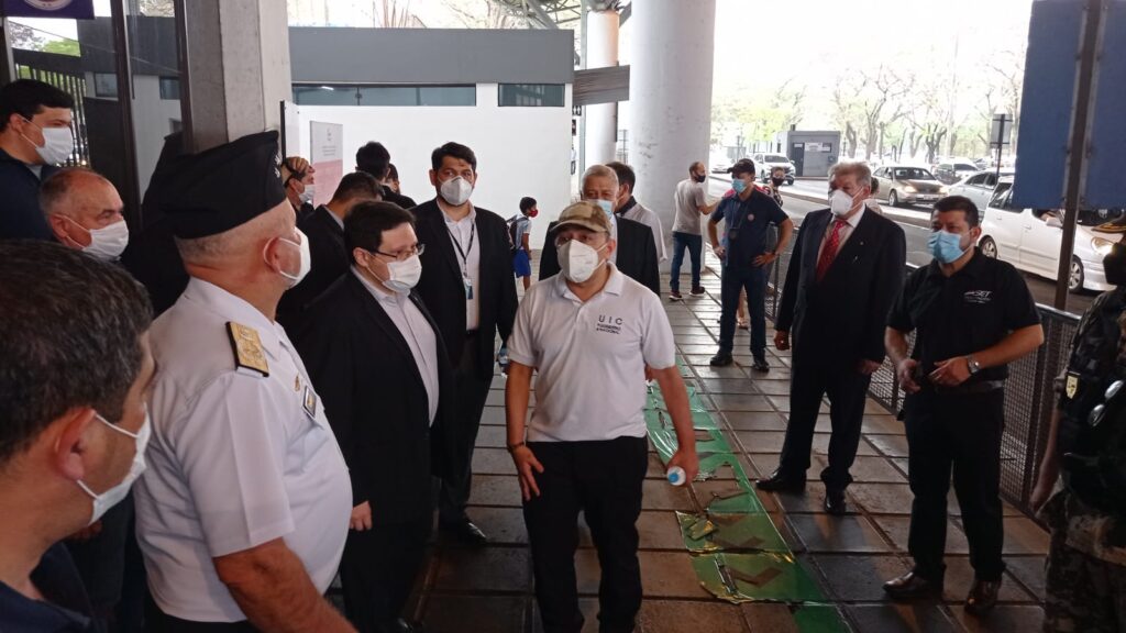 Comerciantes dicen que Fuster y su equipo solo hacen show mediático