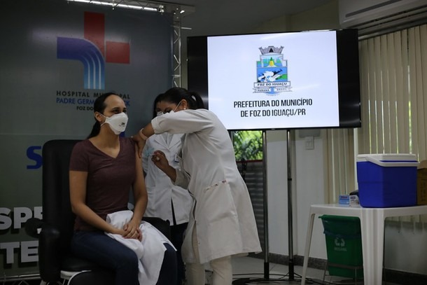 En un mes Foz de Yguazú espera llegar al 70% de la población con segunda dosis