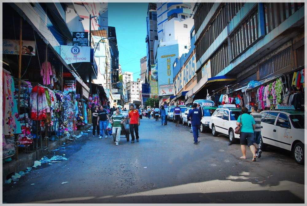 El desorden en el microcentro de CDE sigue causando molestias a transeúntes