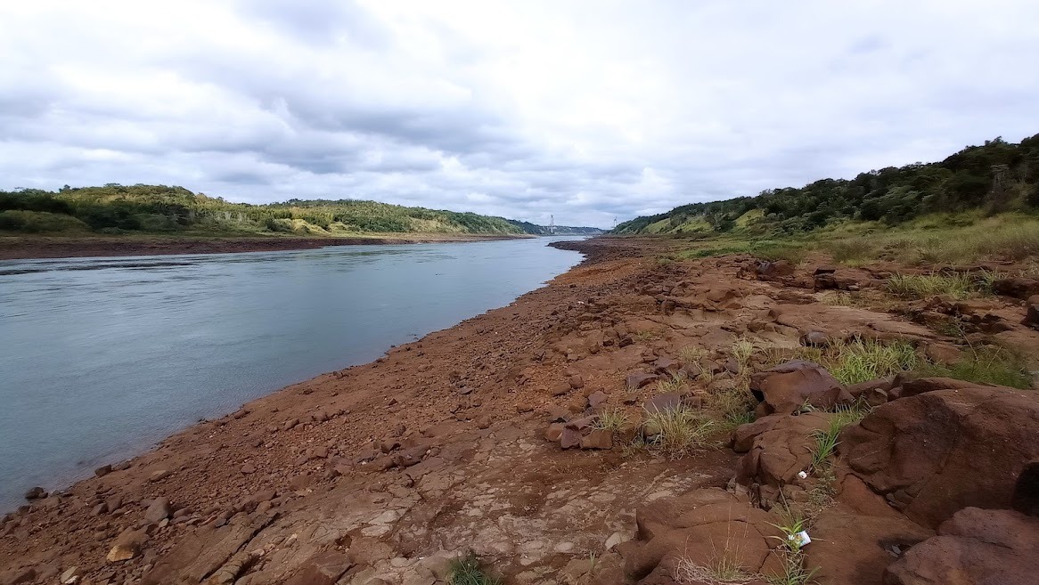 Falta más precipitaciones para superar la aguda crisis hídrica del río Paraná