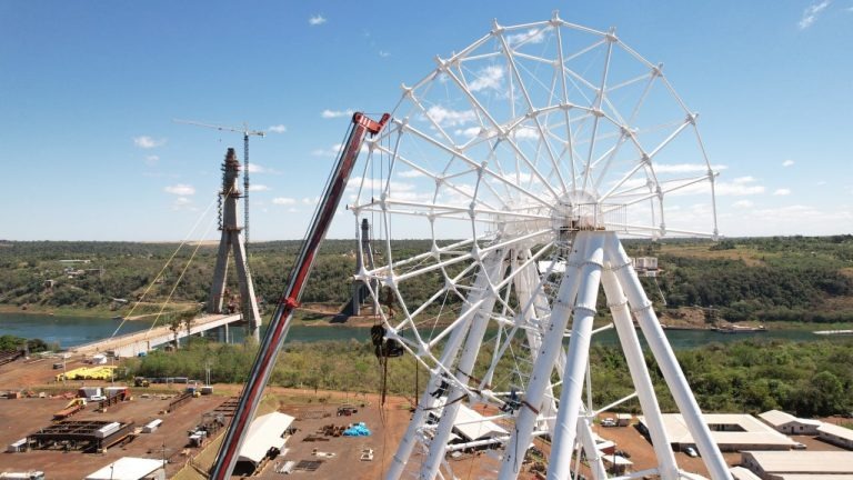 Rueda Gigante de Foz de Yguazú va cobrando forma en las tres fronteras
