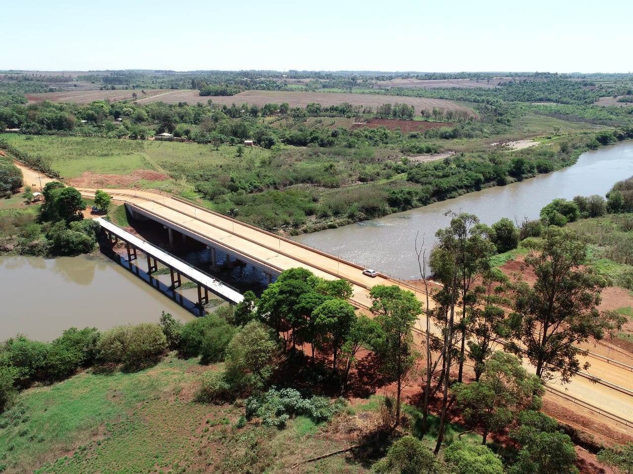 Concluyen obras complementarias del puente sobre el río Monday