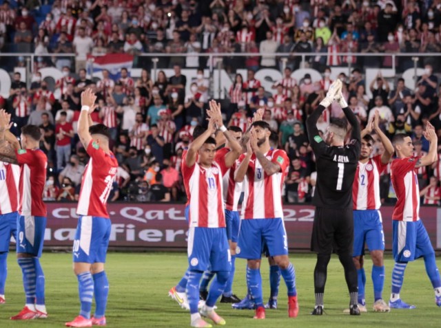 Aplicarán multa de G. 150 millones a la APF por exceso de hinchas