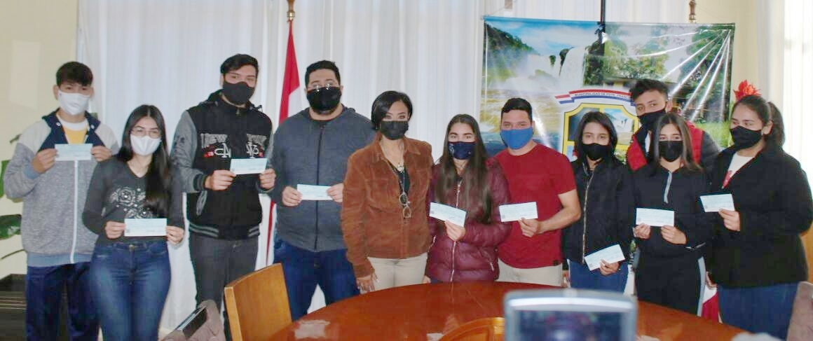 Comuna de Pdte. Franco adeuda a estudiantes becados