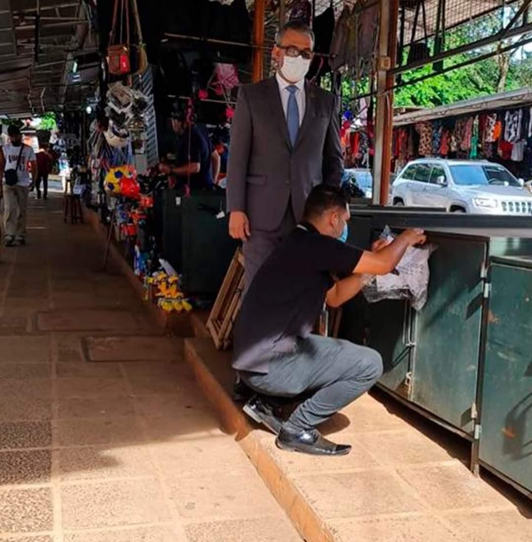 Clausuran y notifican a mesiteros que abusen de ocupación de veredas