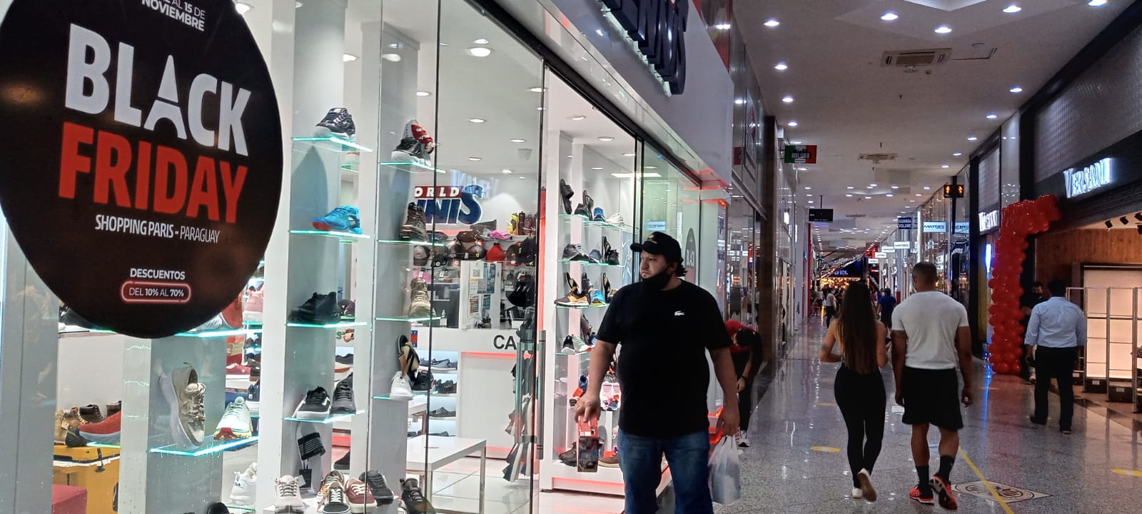 Hoy arranca el Black Friday para aliviar al deprimido comercio de CDE