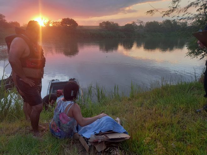 Joven se ahoga en el río Monday