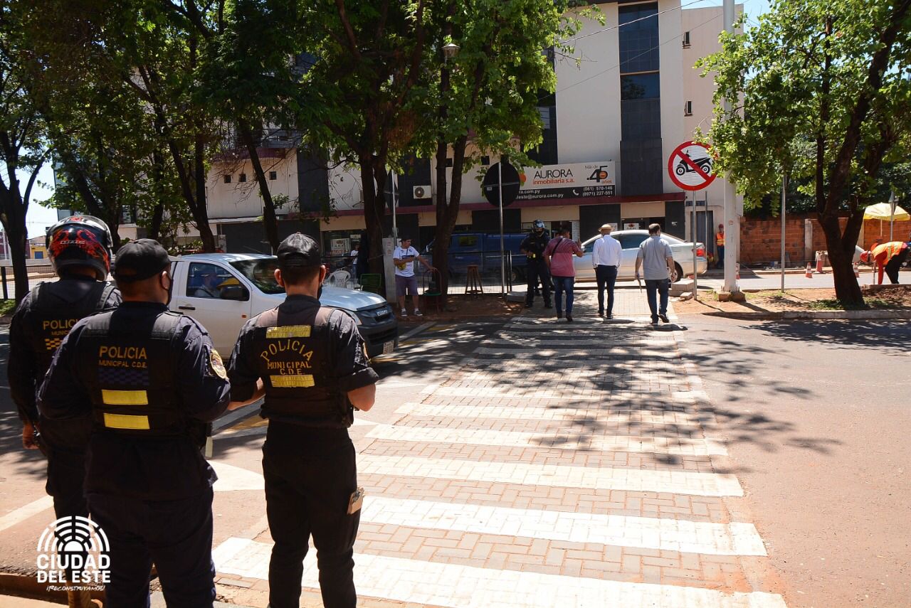Reubicarán a cambistas de la avenida Julio C. Riquelme
