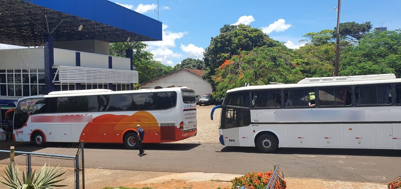 Decomisan en Foz de Yguazú tres buses con mercaderías valuadas en 566 mil reales