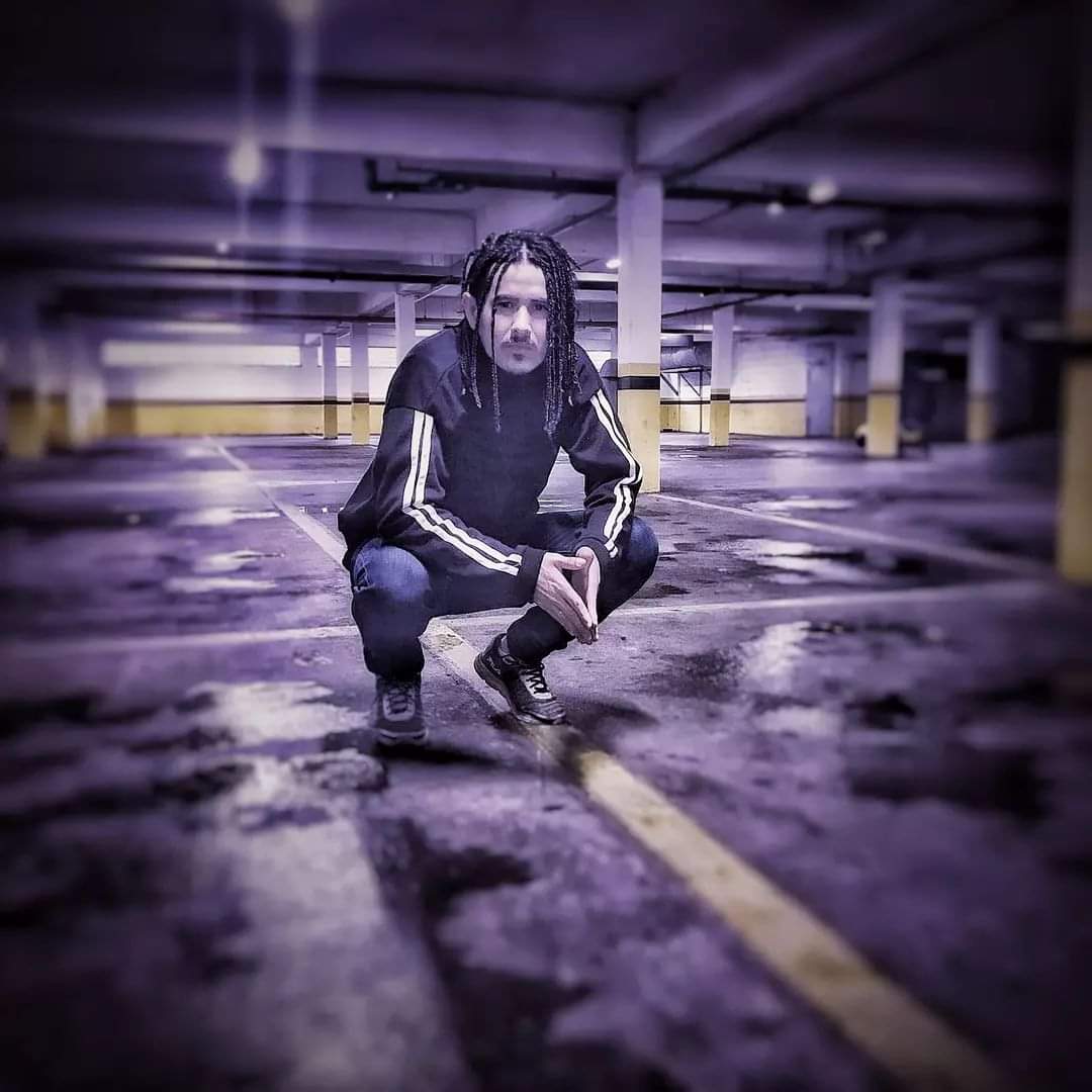 El artista Joel Gutiérrez fusiona rap y literatura con república del Paraguay