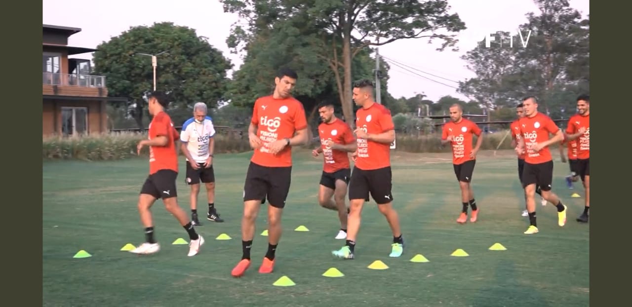 Fabian Balbuena y Braian Samudio ya entrenan con la Albirroja absoluta