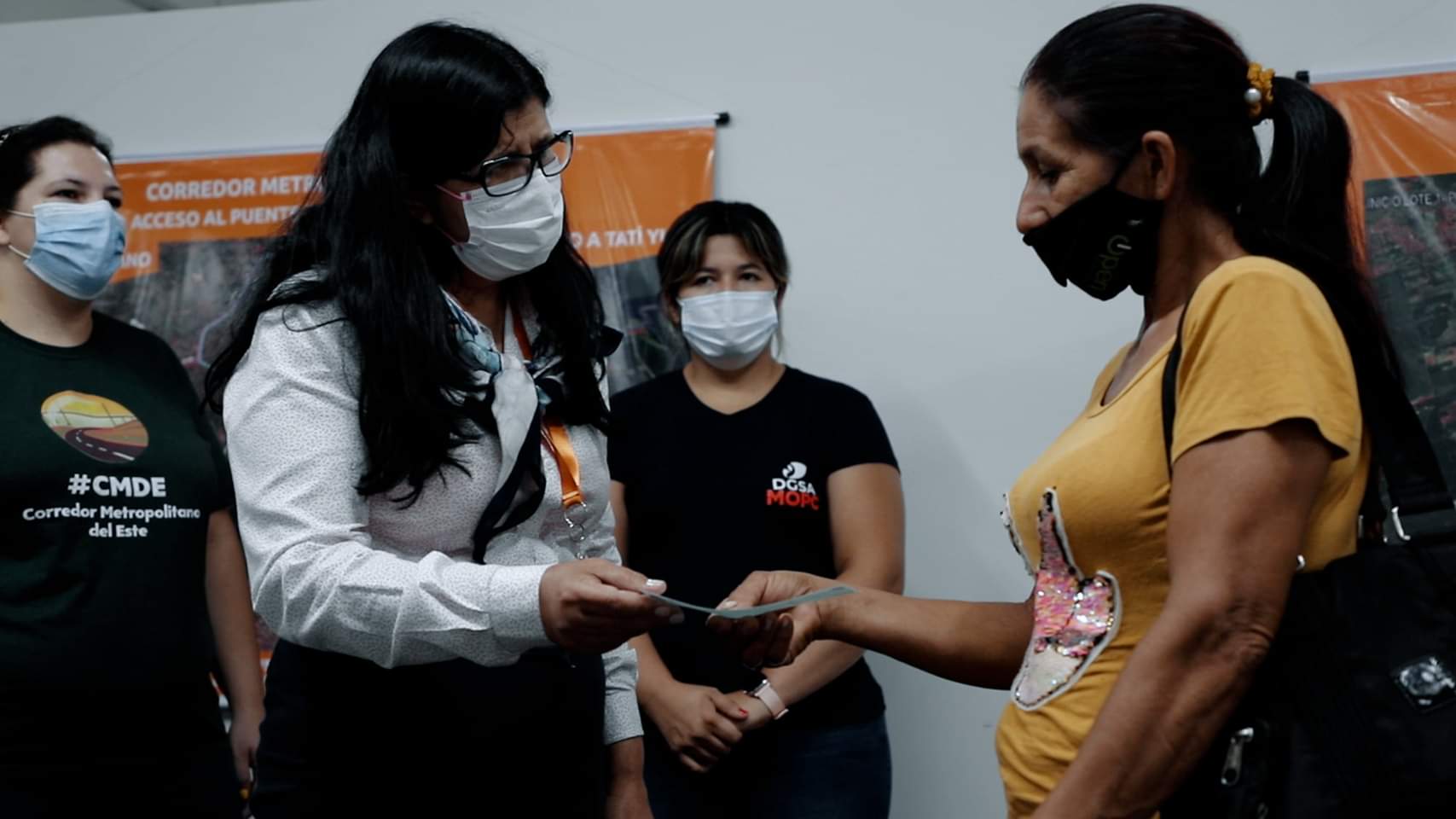 MOPC paga a fraqueños por liberación de franja de dominio
