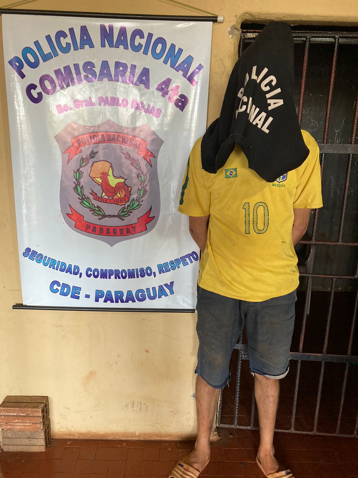 Cae en el Día de Trabajador mondaha que habría robado baterías de un camión