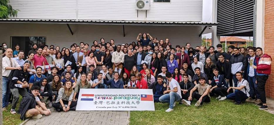 Paraguayos culminan estudios en Universidad de Taiwán Tech