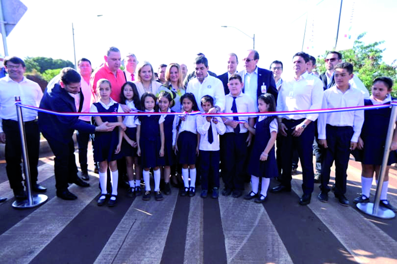 Velázquez y Zacarías hacen  proselitismo con obras de Itaipu